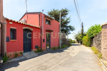 Foto Villa singola in Via Pauloti 127, Aci Bonaccorsi Centro di 100 m²