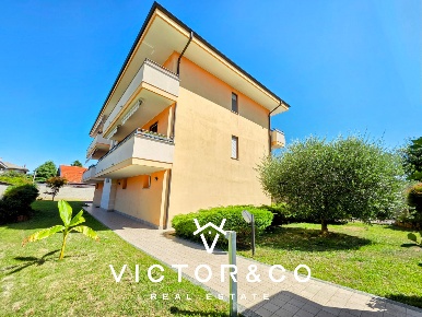 Foto Appartamento in Via Leopardi snc, Romentino di 110 m² con 4 locali