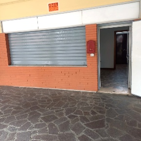 Foto Locale commerciale in Piazza Grigoris Lambrakis, Bologna di 27 m²
