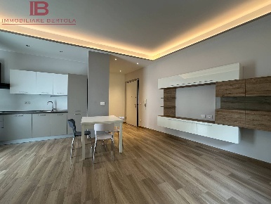 Foto Appartamento a Cuneo Centro di 75 m² con 3 locali in vendita