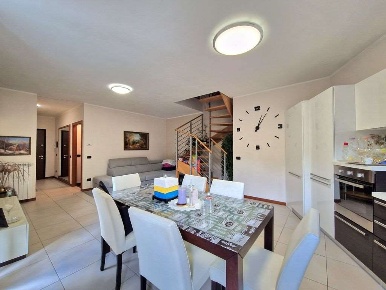 Foto Appartamento in Via Pisacane, Omegna Centro di 65 m² con 2 locali