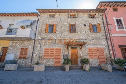 Foto Casa indipendente in Strada Colle Umberto Ponte Nese, Perugia