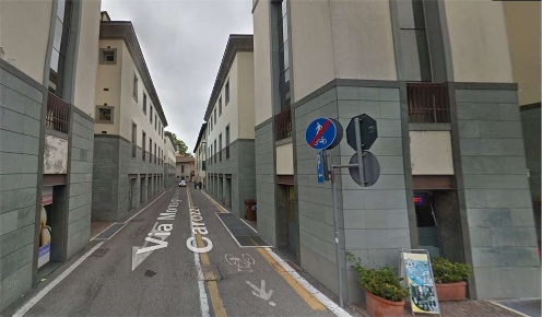 Foto Negozio in Via Monsignore Guglielmo Carozzi 3, Seriate di 30 m²