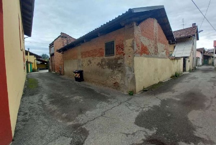 Foto Casa indipendente in Via Statuto, Montanaro di 136 m² con 8 locali