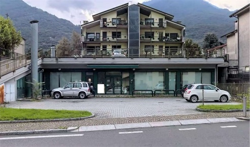 Foto Negozio in Via Preda, Ceto Badetto di 403 m² con 1 locali in vendita