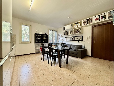 Foto Appartamento in VIALE STORCHI, Modena Sacca - Stazione di 72 m²