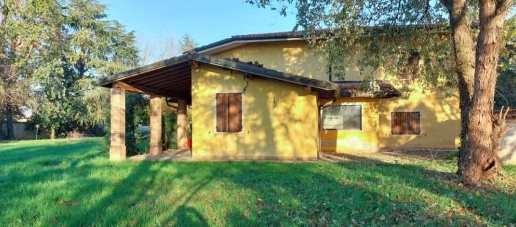Foto Villa unifamiliare in Via del Gambalone, Borgo San Giacomo di 305 m²