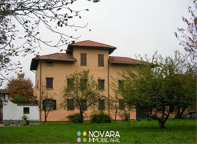 Foto Rustico in via Mazzini 10, Carpignano Sesia di 700 m² con 10 locali