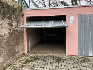 Foto Box in Via Dei Gelsi, Bernareggio Centro di 25 m² con 1 locali