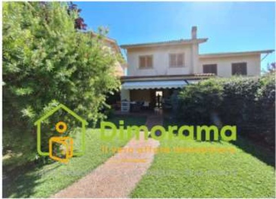 Foto Appartamento Nepi Belvedere Lidia di 198 m² con 8 locali in vendita