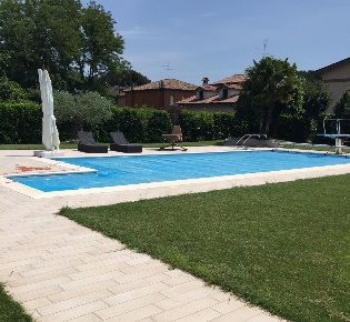 Foto Casa indipendente a Ravenna di 457 m² con 9 locali in vendita