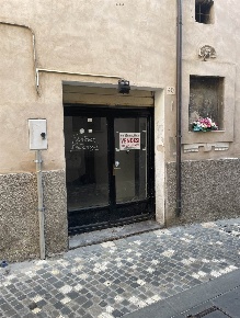 Foto Negozio in Via Pignattara 40, Foligno Centro Storico di 50 m²