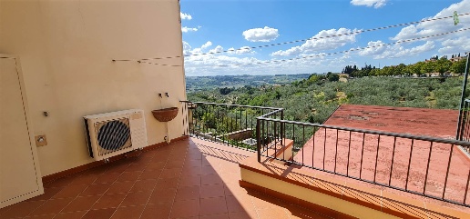 Foto Appartamento in via Roma 7, San Casciano in Val di Pesa Centro