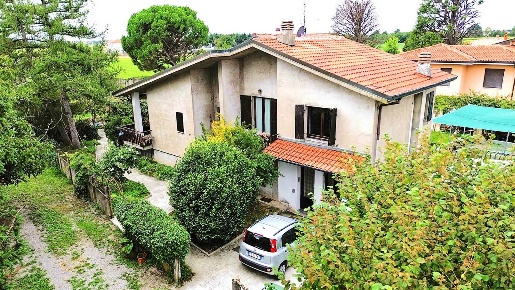 Foto Villa unifamiliare in Via Vittorio Veneto 11, Misinto Cascina Nuova
