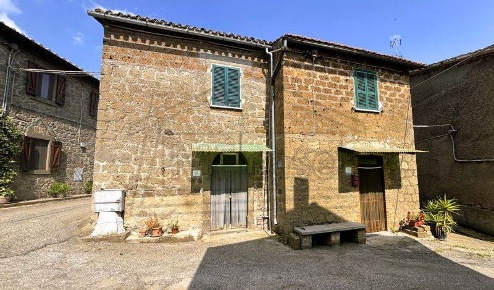 Foto Appartamento in Via Fiordini, Montefiascone Centro di 137 m²