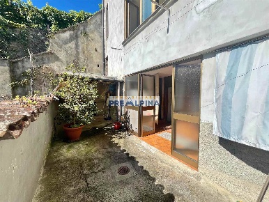 Foto Casa indipendente in VIA DEL CASTELLO 37, Gandino Centro di 252 m²