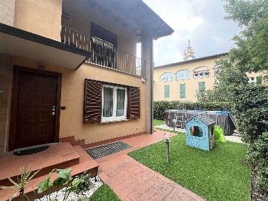 Foto Villa a schiera in VIA CADORNA, Stezzano di 115 m² con 3 locali