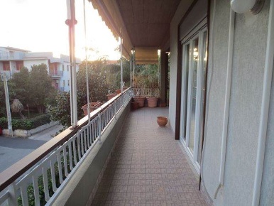 Foto Appartamento in Via Monferrato, Catania Borgo di 220 m² con 6 locali