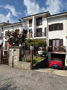 Foto Villa a schiera in VIA RONCELLO  6, Ornago Centro di 150 m² in vendita