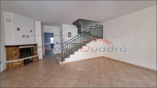 Foto Villa unifamiliare a Canicattì di 200 m² con 5 locali in affitto