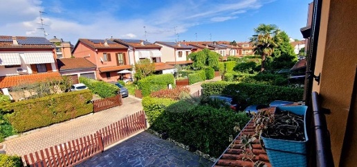 Foto Villa a schiera in Via aldo moro, Settimo Milanese di 100 m²