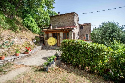 Foto Casale a Greve in Chianti di 108 m² con 5 locali in vendita