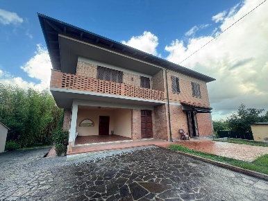 Foto Appartamento a Pontedera La Rotta, Pietroconti di 178 m² con 5 locali