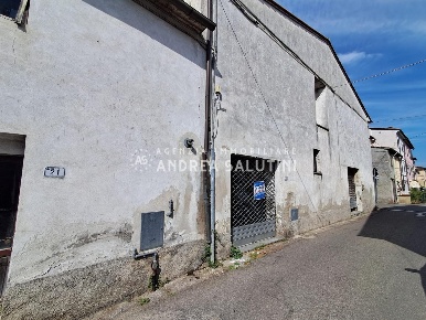 Foto Casa indipendente a Buti Cascine La Croce di 161 m² con 4 locali