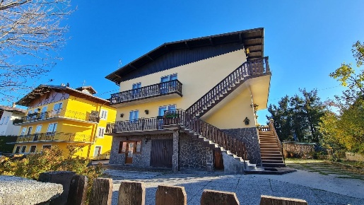 Foto Appartamento in via Brigata Sassari, Asiago Centro di 70 m² in affitto