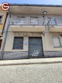 Foto Locale commerciale a Cittanova di 70 m² in vendita