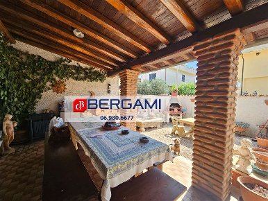 Foto Villa bifamiliare in Via Sella 4, Nettuno San Giacomo, Santa Barbara