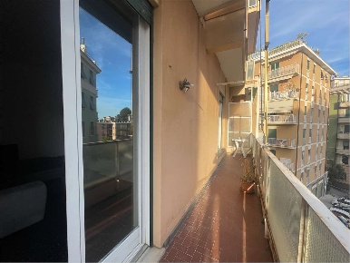 Foto Appartamento in via federico delpino, Genova Castelletto di 109 m²