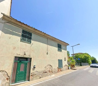 Foto Appartamento in Via Roma, Quarrata Centro di 319 m² con 1 locali