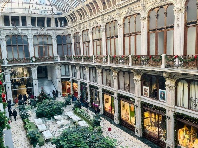 Foto Appartamento in Galleria Subalpina, Torino Via Roma di 115 m²