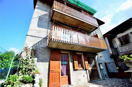 Foto Rustico in Piazza Alpini, Sorisole Centro di 280 m² con 9 locali