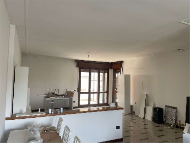 Foto Appartamento in VIA E.TOTI, Carugo Centro di 170 m² con 5 locali