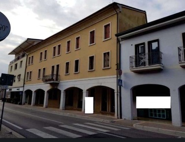 Foto Negozio in Via Roma, Cordovado Centro di 57 m² con 1 locali in vendita