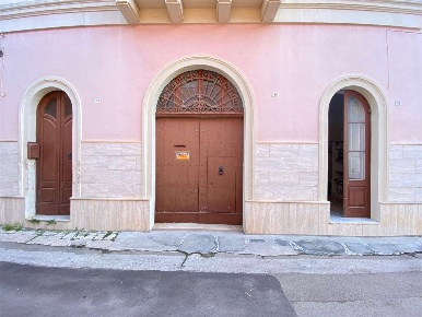 Foto Casa indipendente in via vittorio emanuele 2 64, Casarano di 140 m²