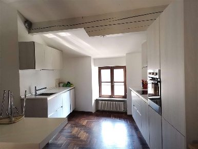 Foto Appartamento in Via Mazzini, Trento Centro Storico di 90 m² in affitto