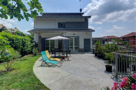 Foto Appartamento in via palere 2, Trofarello Centro di 170 m² con 6 locali