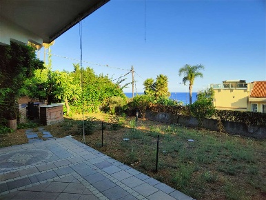 Foto Appartamento in Via Dei Malavoglia 7, Aci Castello Centro di 155 m²