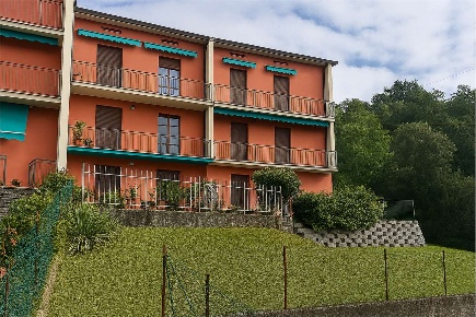 Foto Appartamento in Morelli 31, Gavirate Centro di 90 m² con 3 locali