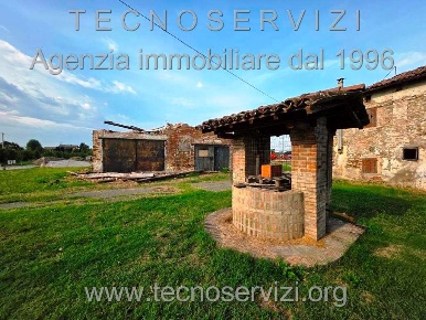 Foto Casa indipendente a Savignano sul Panaro di 300 m² con 10 locali