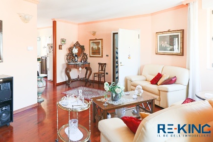 Foto Appartamento a Casarano di 117 m² con 7 locali in affitto