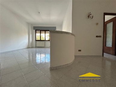 Foto Casa indipendente a Carrara Avenza di 116 m² con 5 locali in vendita