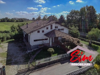 Foto Villa unifamiliare in Via C. Minoretti snc, Carpignano Sesia di 173 m²
