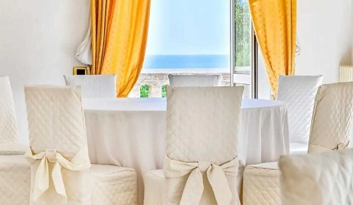 Foto Appartamento a Silvi Silvi Marina di 1800 m² con 10 locali in vendita