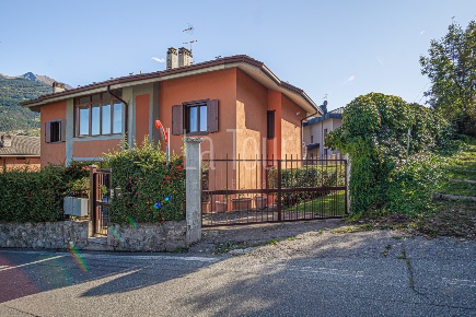 Foto Appartamento in Frazione la Remise, Sarre di 165 m² con 8 locali