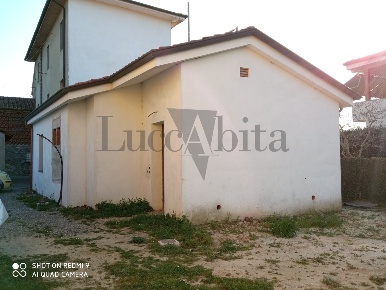 Foto Appartamento in Via Teodoro Borgognoni 896, Lucca di 80 m² in vendita