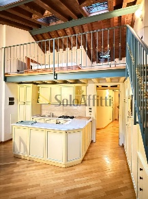 Foto Loft in Vicolo San Giuseppe 10, Brescia Castello - Via Musei di 80 m²